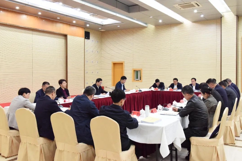 闽清县级领导班子主题教育第三次读书班举行县委理论学习中心组学习会
