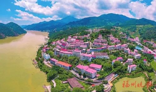 闽清梅雄村：闽江畔的“水上布达拉宫”