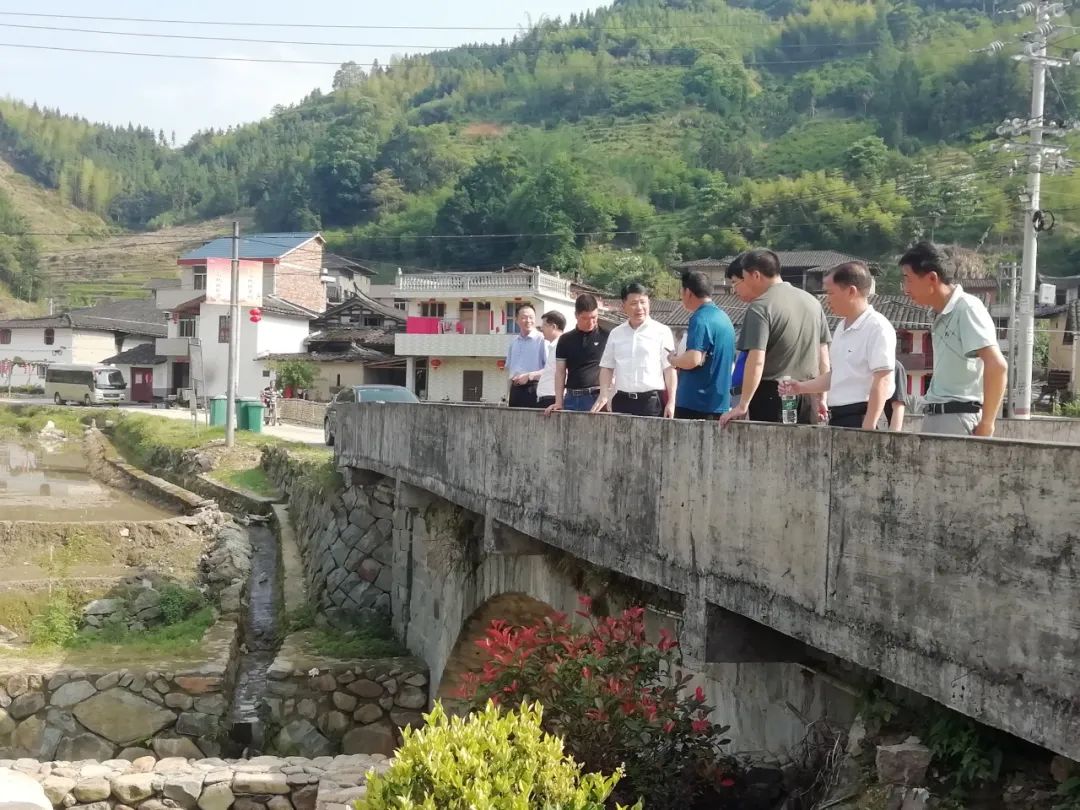 陈忠霖等县领导赴省璜横溪村开展调研活动 