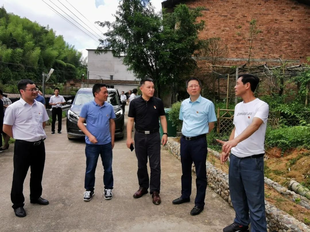 中国人寿福建省分公司莅梅开展结对帮扶 助力精准扶贫 