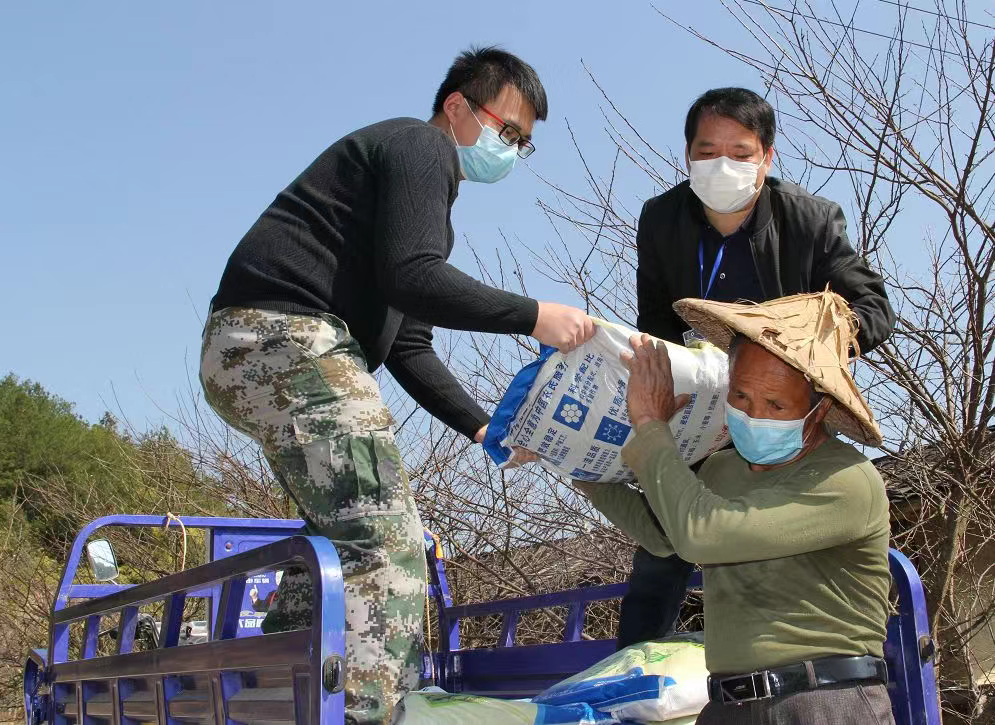 新华社福建·频道关注！闽清贫困户还贷记