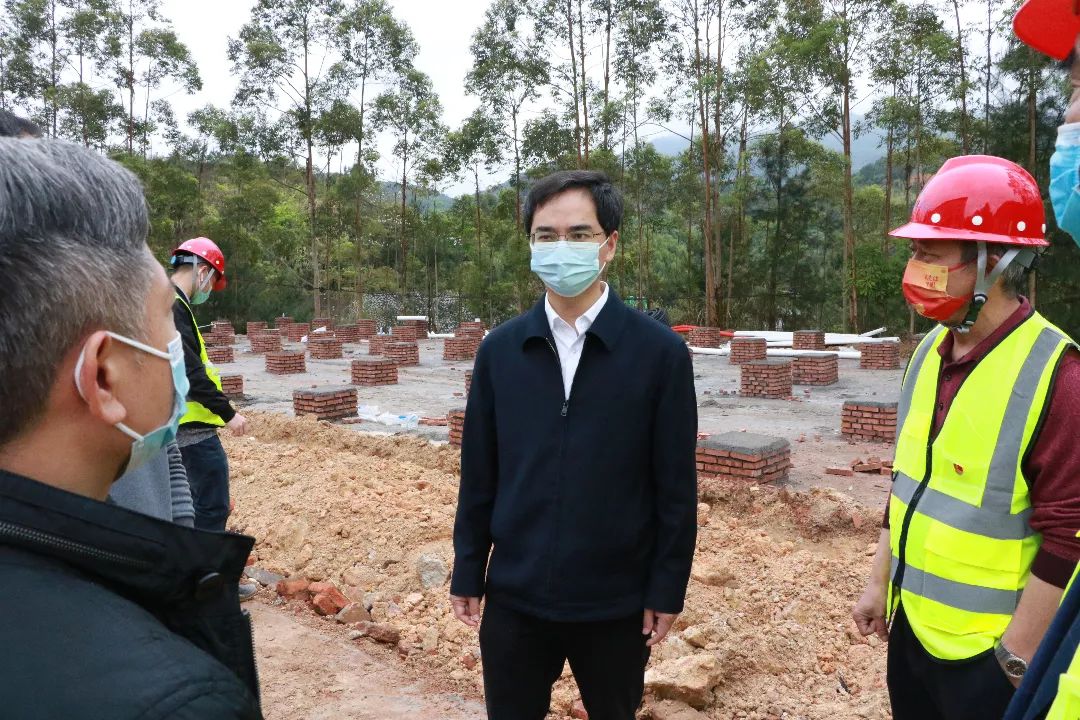 县领导检查督导疫情防控工作