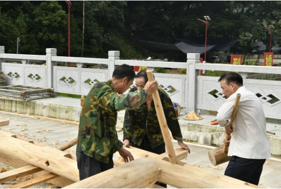 梅邑匠心丨谢本建：斗榫合缝修缮古厝 时光荏苒不舍匠心