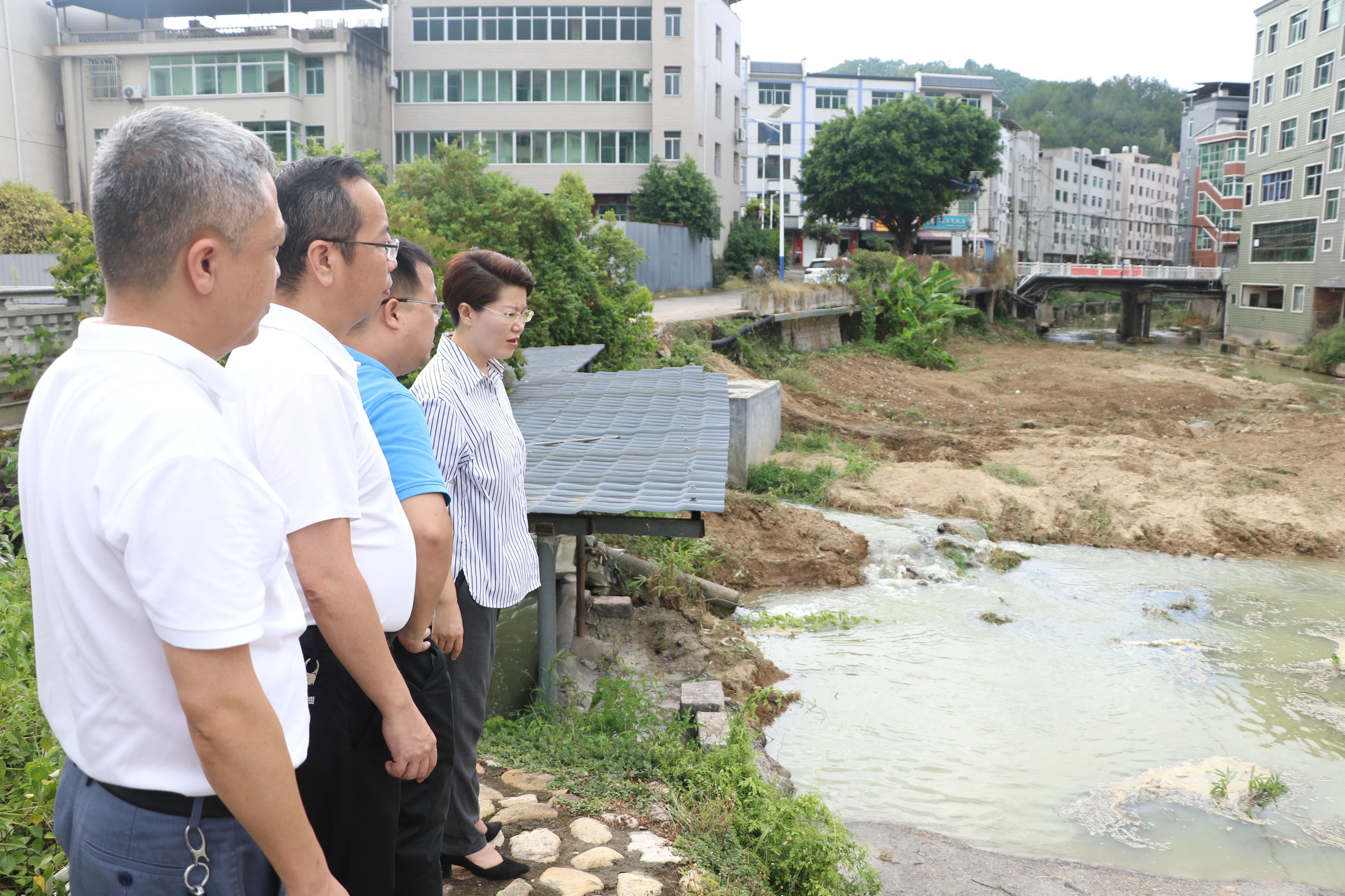 县政府主要领导带队检查指导防汛防台风工作