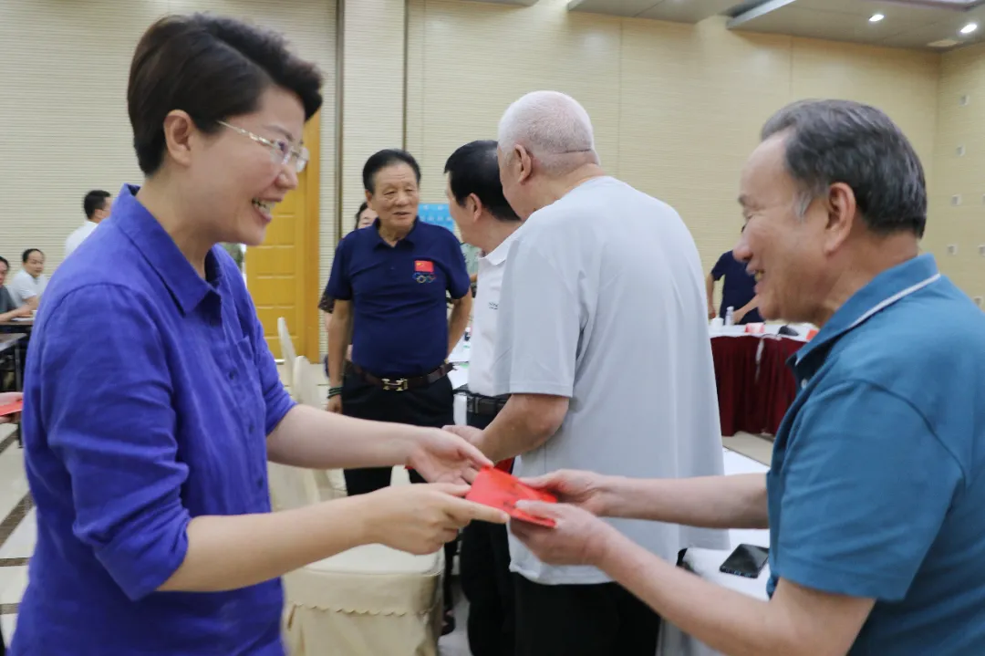 闽清县召开2024年“八一”座谈会