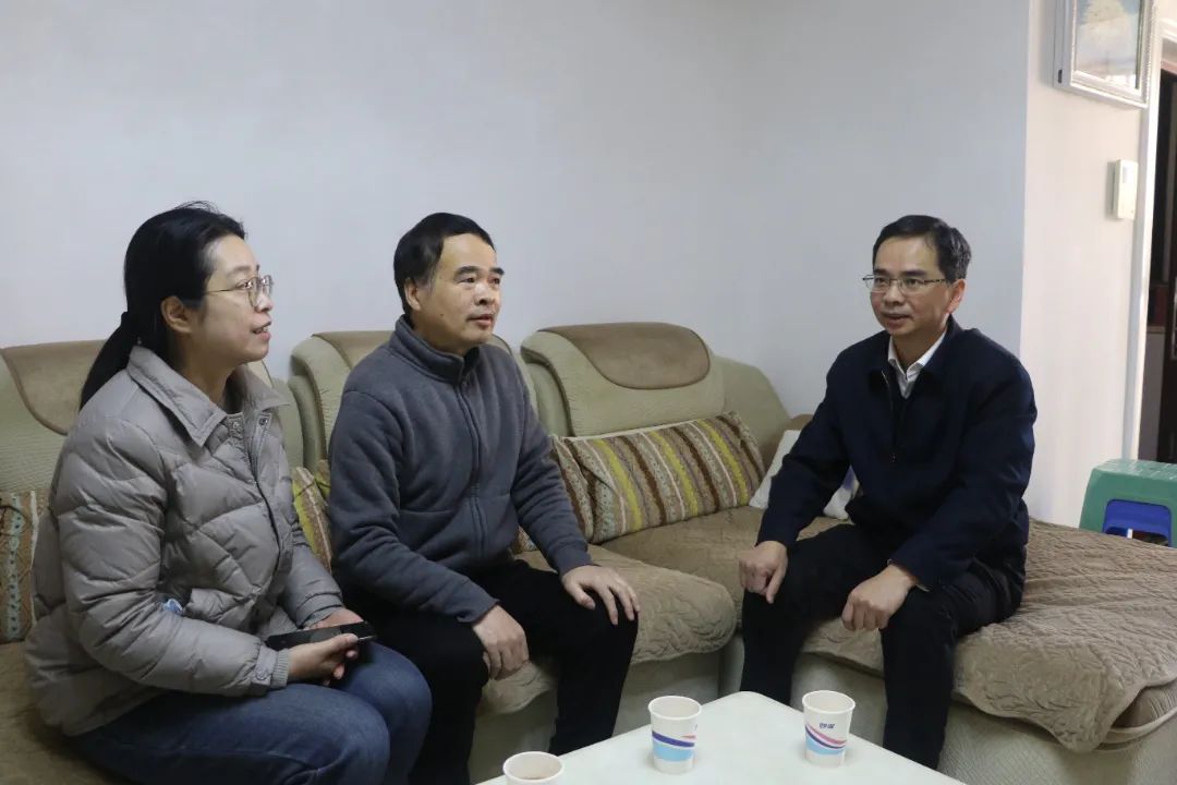 县委主要领导开展节前走访慰问活动