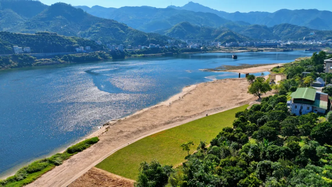 全民植树增绿 共建美丽闽清 闽清县开展2025年全民义务植树活动