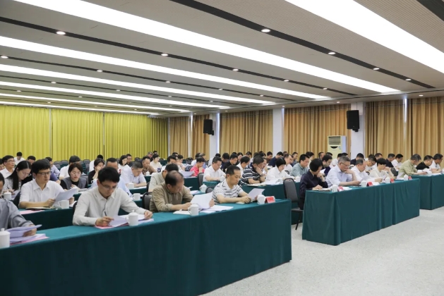 闽清县委一季度工作会议召开