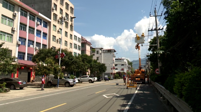 迎峰度夏在行动！闽清供电高空作业备战用电高峰
